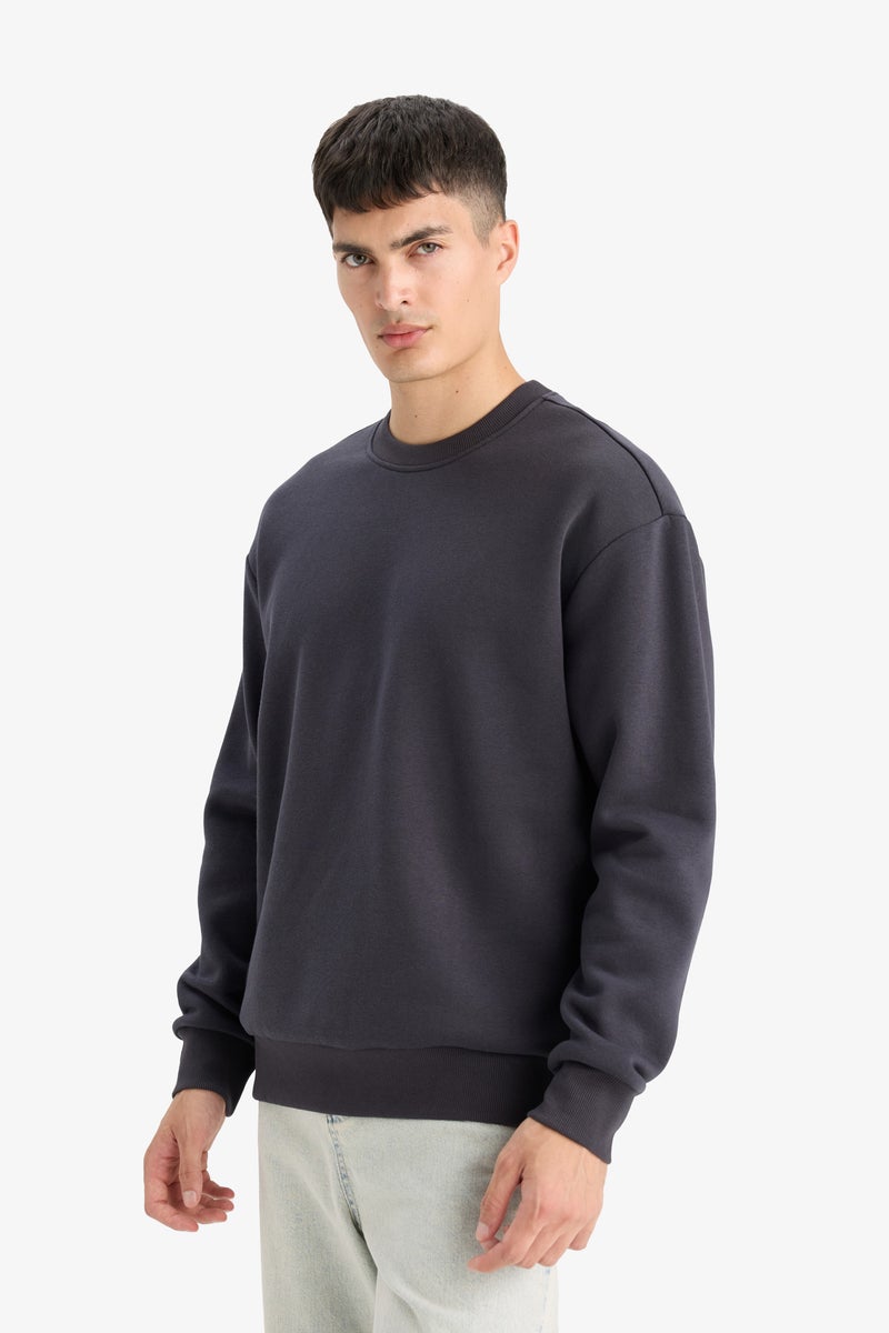 DeFacto Grey Man Relax Fit Basic Soft Inside Thick Sweatshirt Casual - Image 3